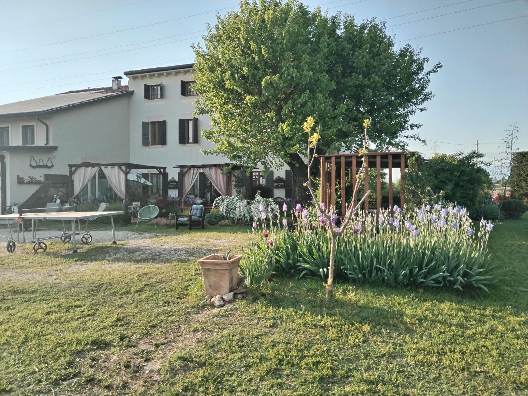 Ca' Blanca Bed & Breakfast กัสเตลนูโอโว เดล การ์ดา ภายนอก รูปภาพ